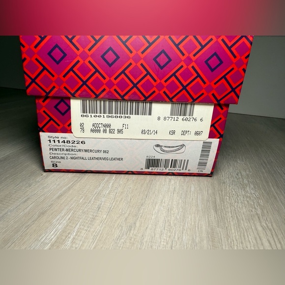 Tory Burch women’s silver/gray Logo suede ballet flats size 8M - Picture 3 of 12